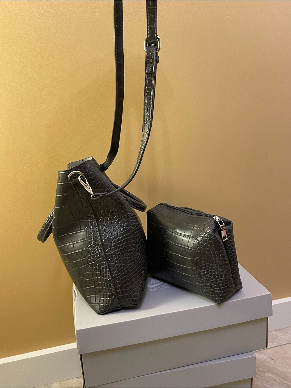 Black Croc-Embossed Women’s Tote with Pouch - Picture 2 of 3